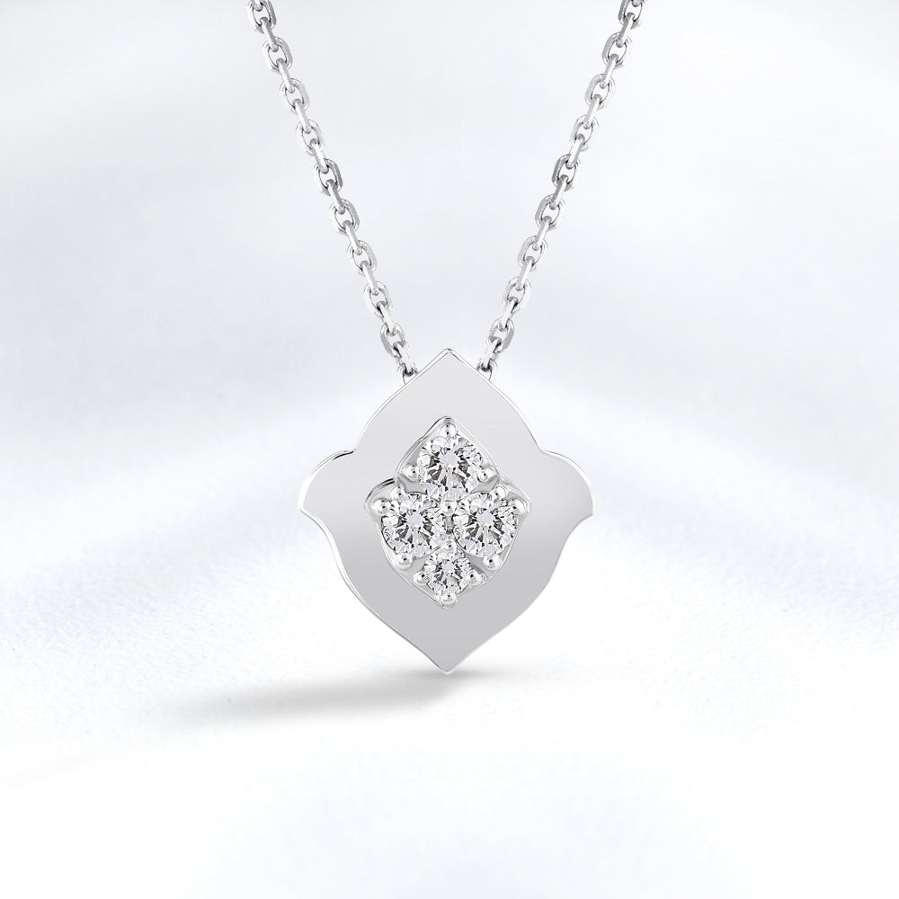 0.20 ct. Tulip Design Necklace