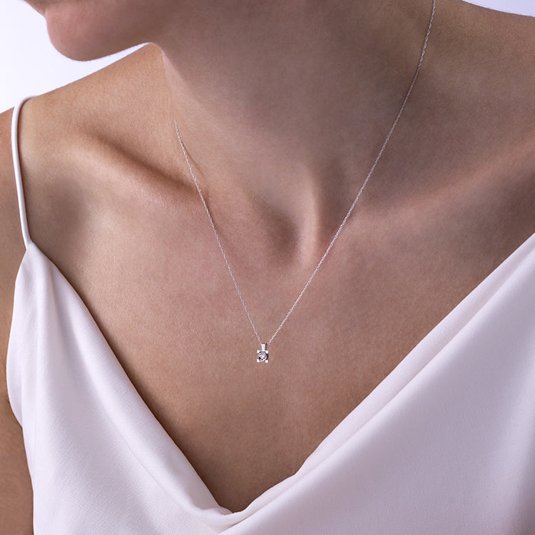 0.04 ct. Solitär Diamant Halskette