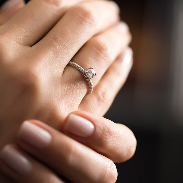 0.63 ct. Seitenstein Diamant Verlobungsring