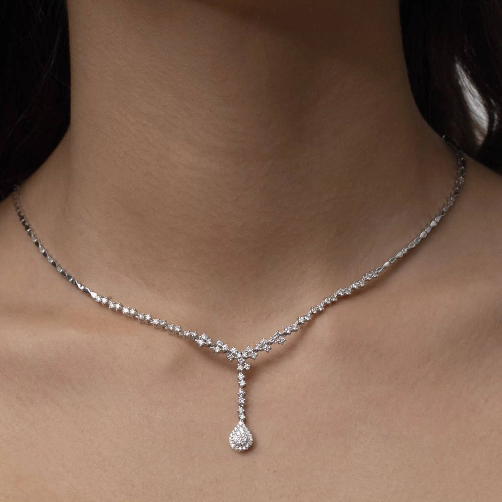 1.25 ct. Diamond Collier