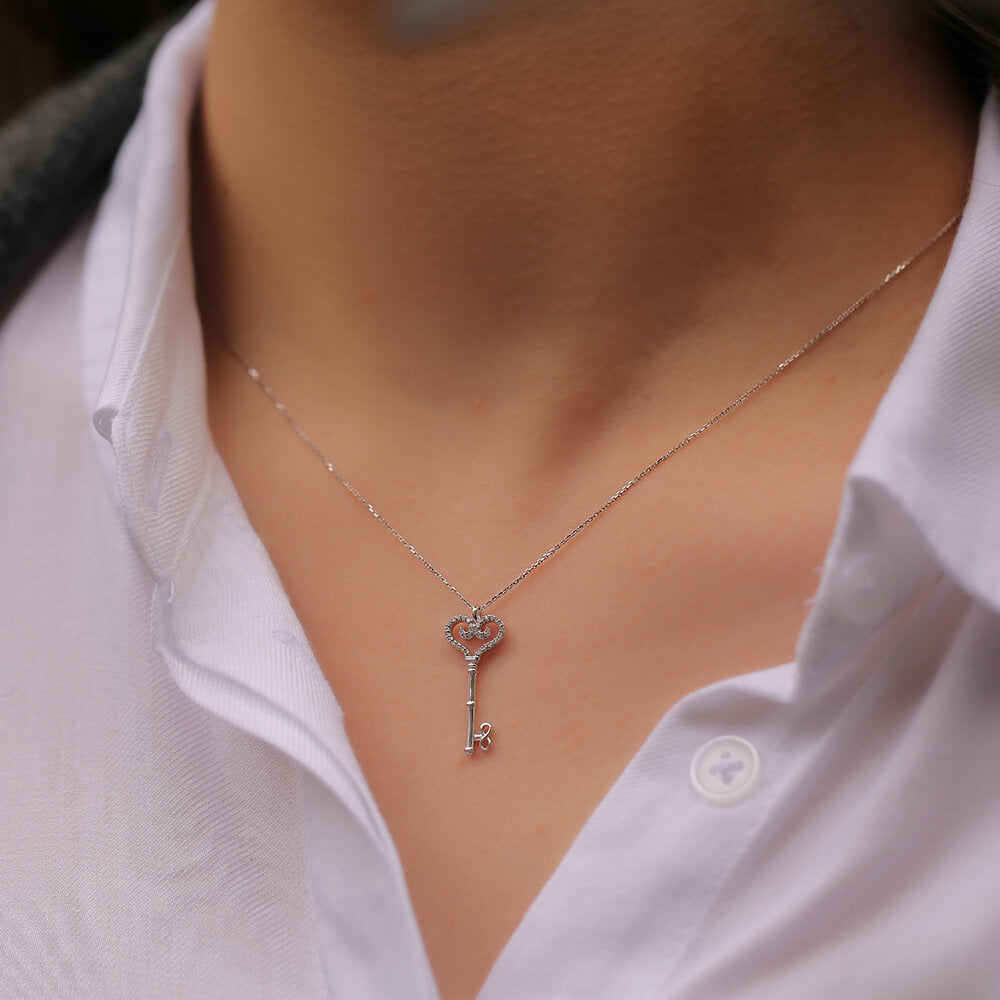 0.06 ct. Glücksschlüssel Diamant Halskette