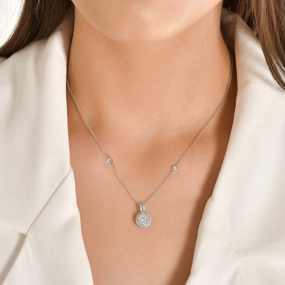 0.66 ct. Design Anhänger mit Halskette