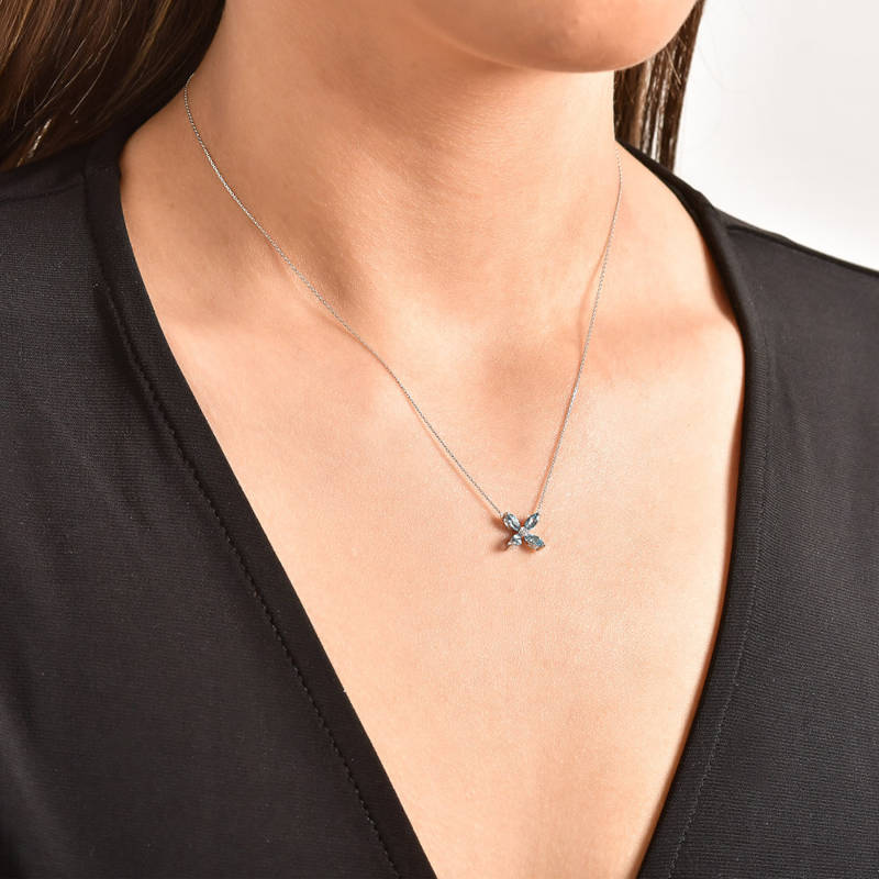 0.62 ct. Blue Topaz Necklace