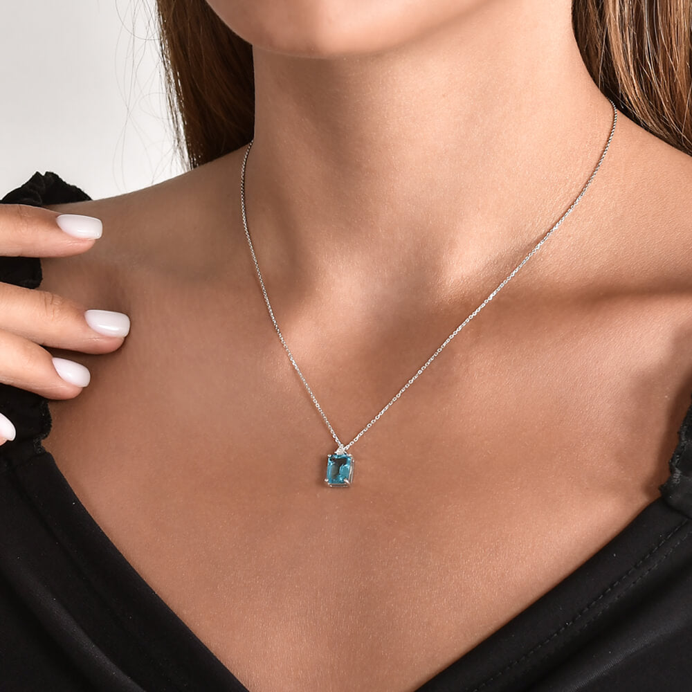 2.24 ct. Blauer Topas Halskette