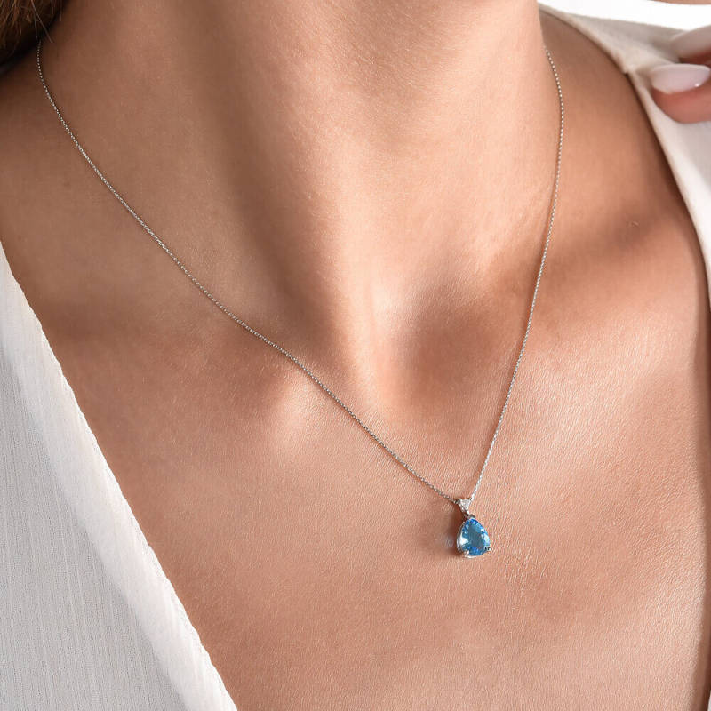 1.22 ct. Blauer Topas Halskette
