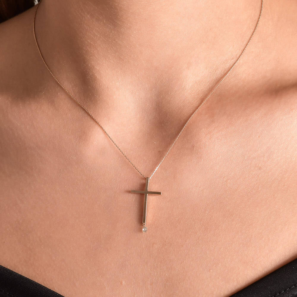 0.12 ct. Halskette mit Kreuzanhänger