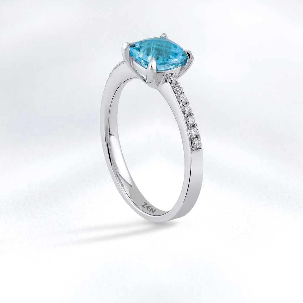 1.06 ct. Blauer Topas Ring