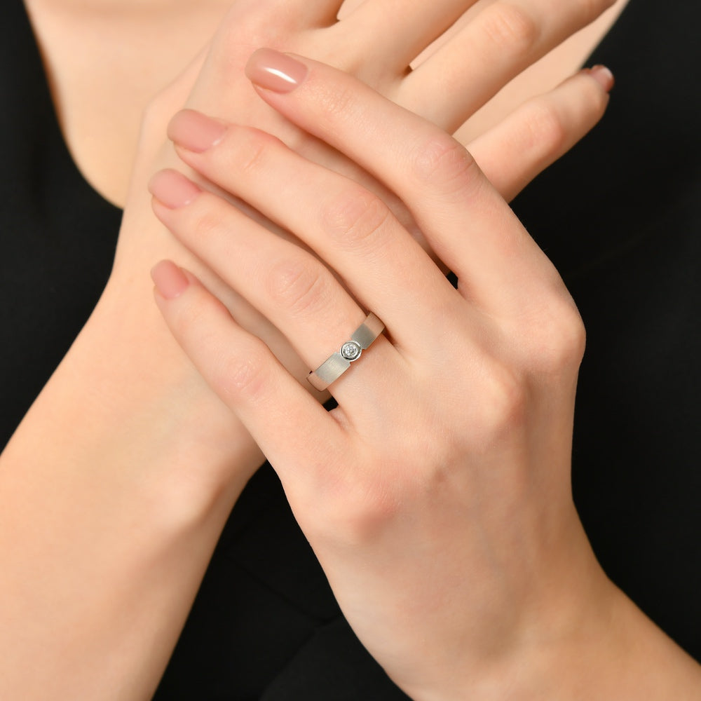 0.06 ct. Moderner Ehering für  Damen