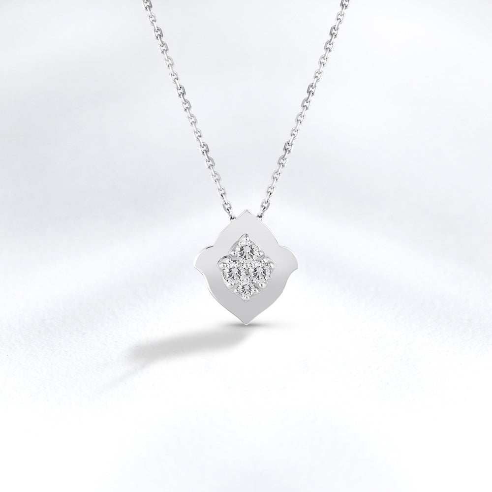 0.20 ct. Tulip Design Necklace