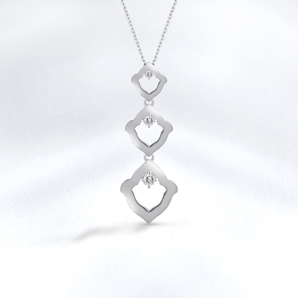 0.18 ct. Tulip Diamond Necklace