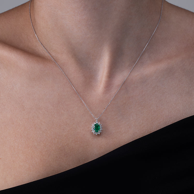 0.96 ct. Smaragd Halskette