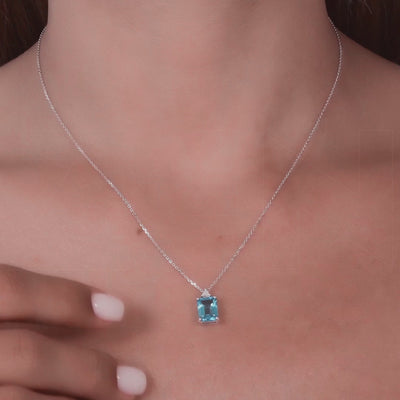 2.24 ct. Blue Topaz Necklace