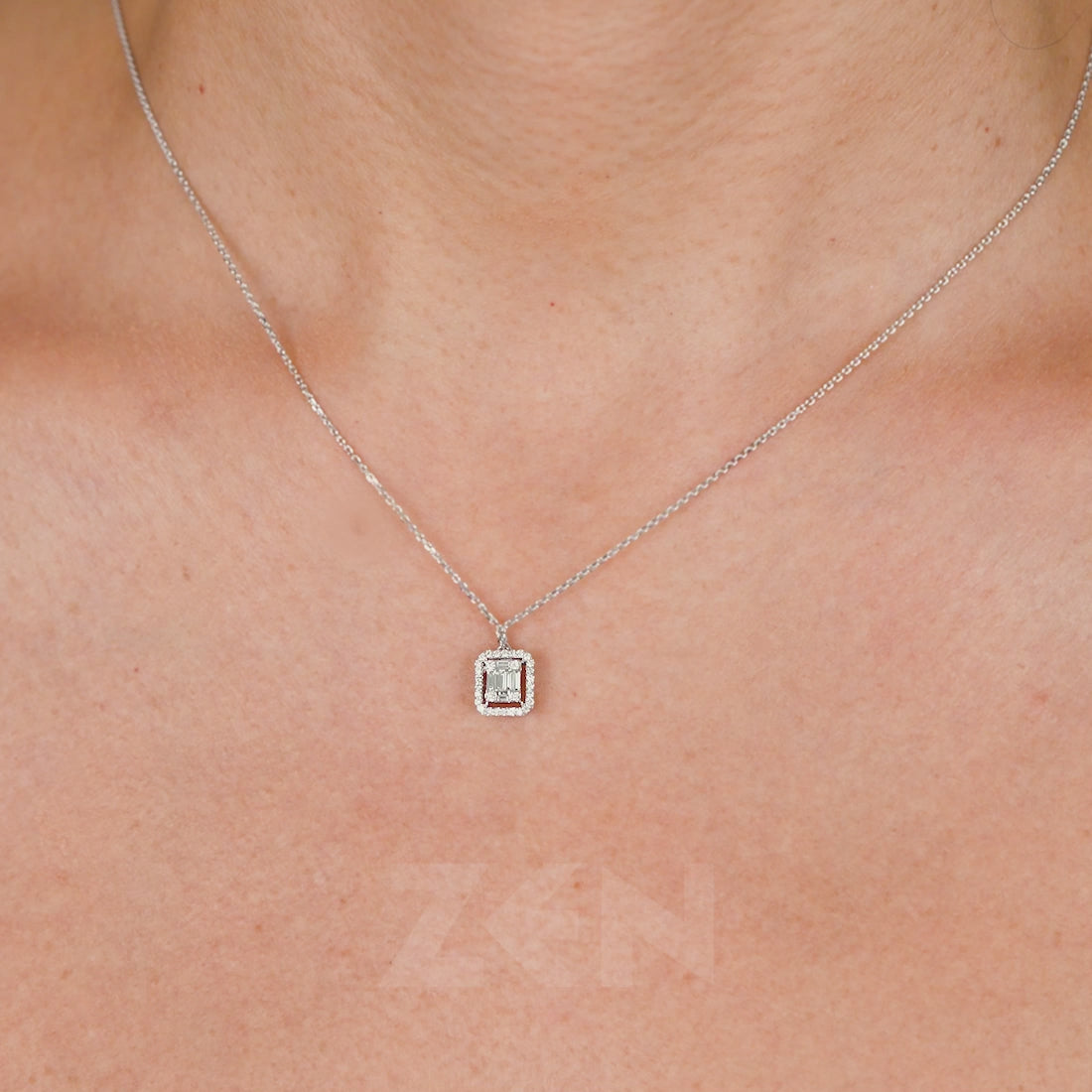 0.25 ct. Baguette Diamant Halskette