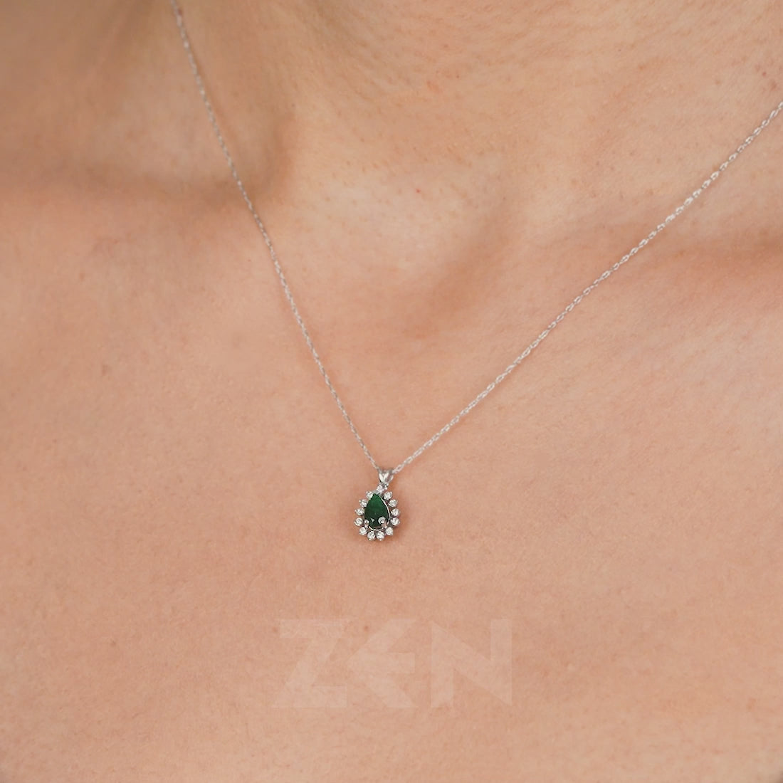 0.24 ct. Smaragd Halskette