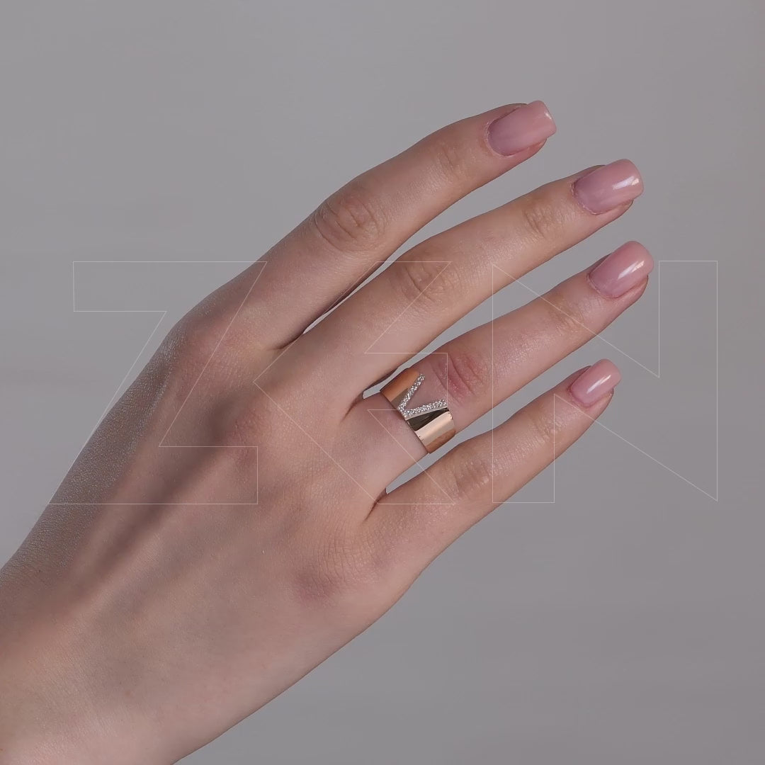 0.12 ct. Buchstabe V Diamantring