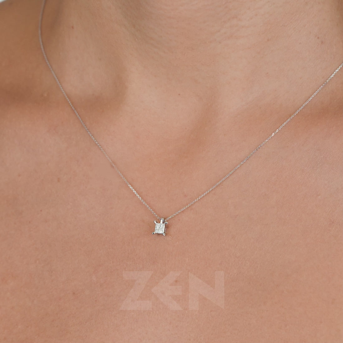 0.30 ct. Solitär Diamant Halskette