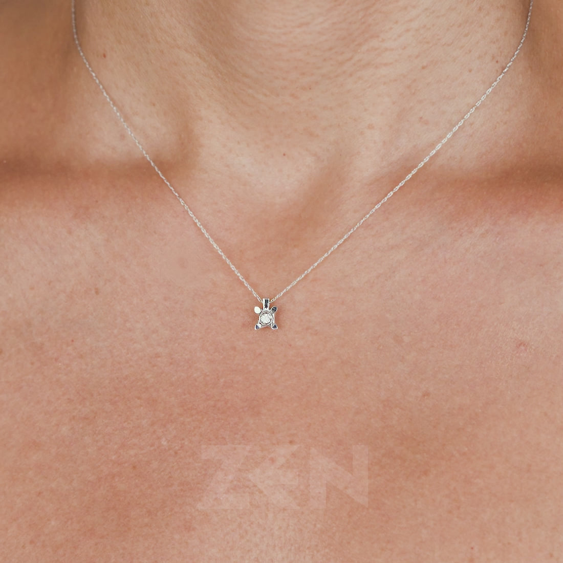0.06 ct. Solitär Diamant Halskette