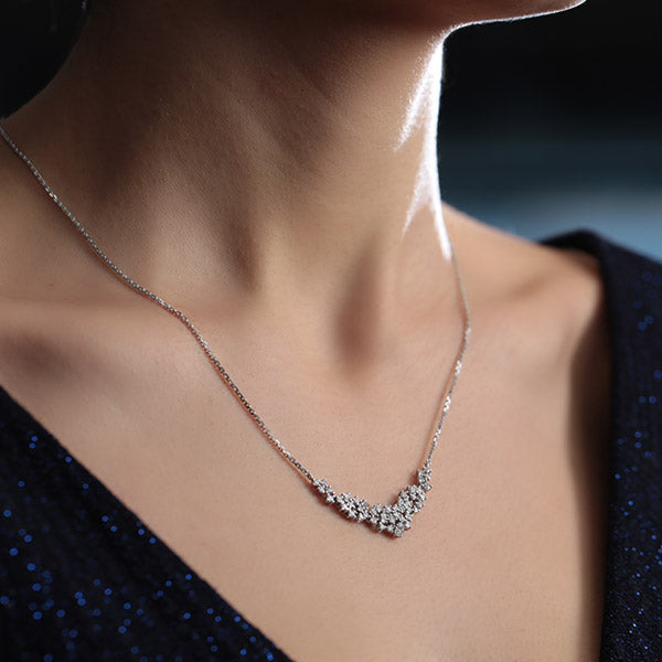 0.94 ct. Diamond Collier