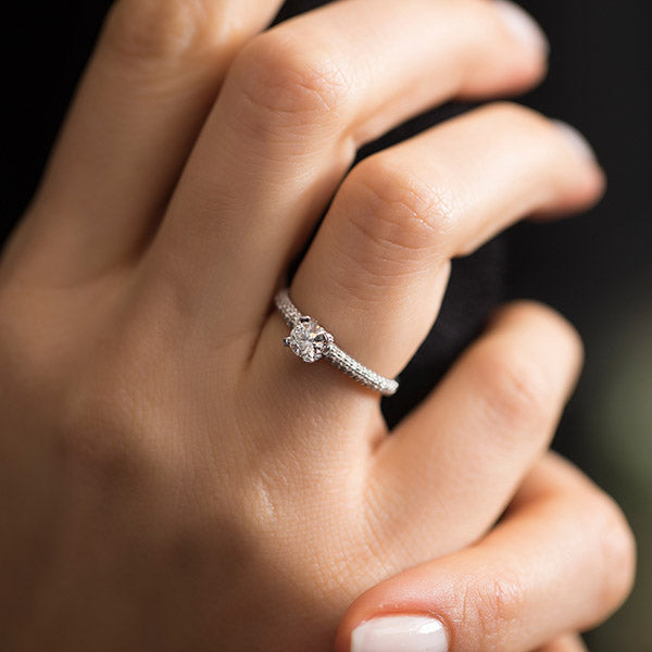 0.63 ct. Seitenstein Diamant Verlobungsring
