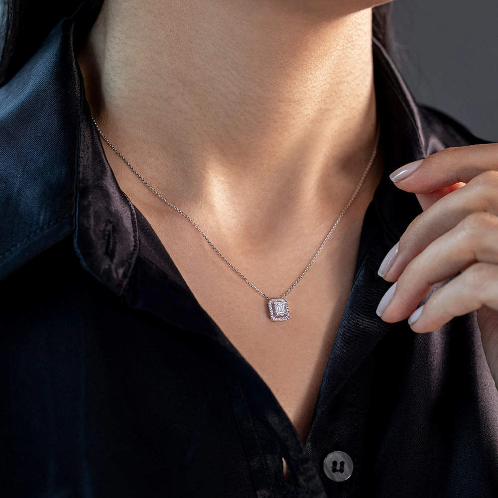 0.19 ct. Baguette Diamant Halskette