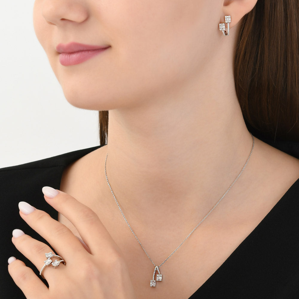 0.31 ct. Baguette Diamond Necklace