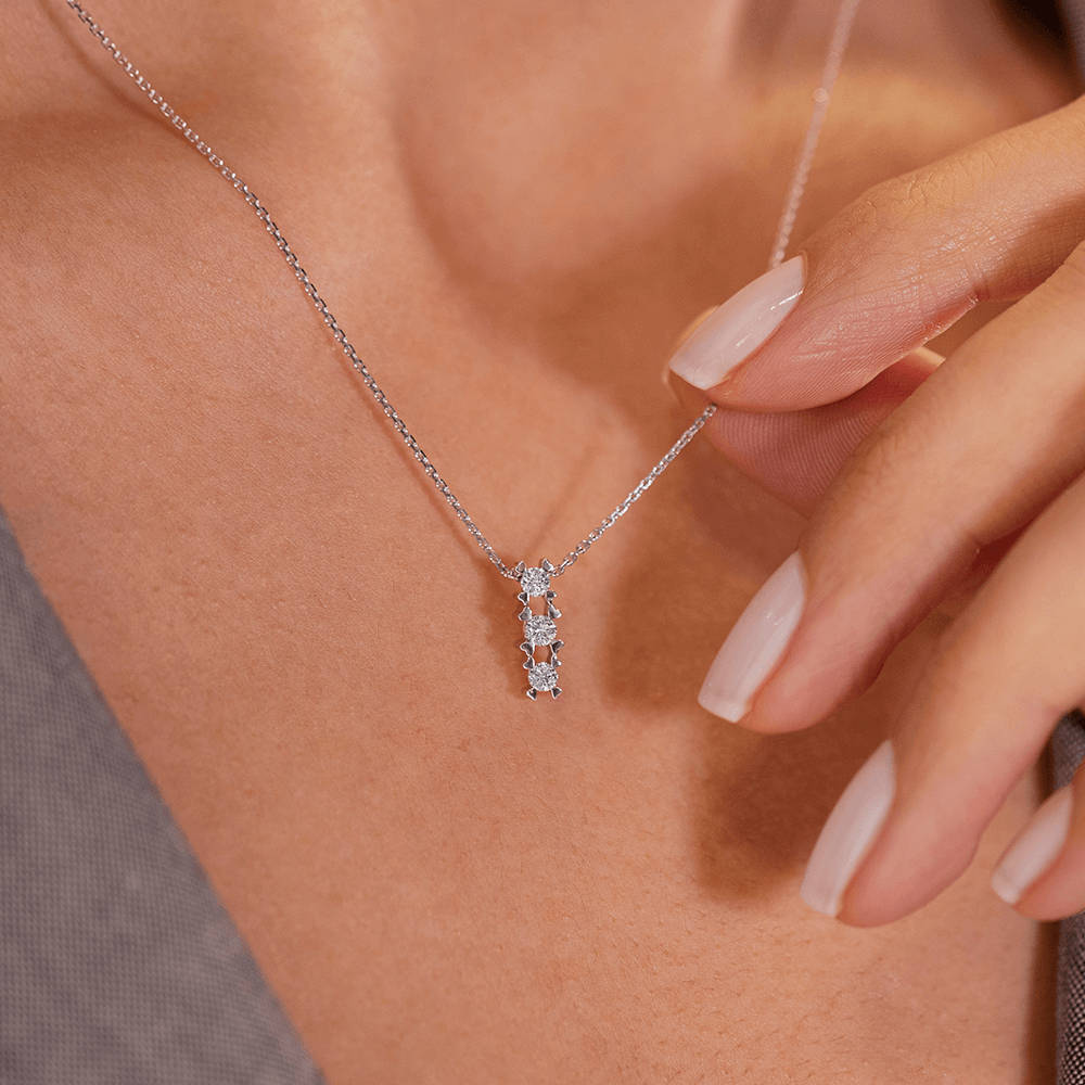0.19 ct. Tria Diamant Halskette