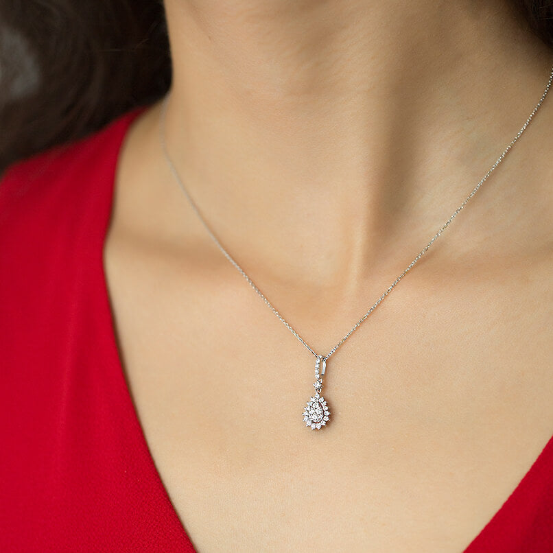 0.39 ct. Design Pendant with Chain