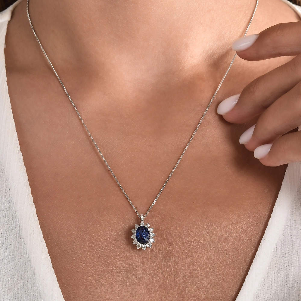 1.60 ct. Saphir Anhänger mit Halskette
