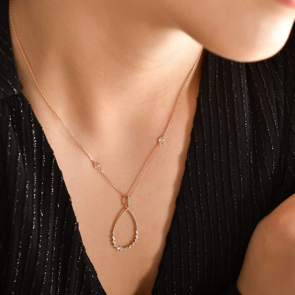 0.35 ct. Baguette Diamond Necklace