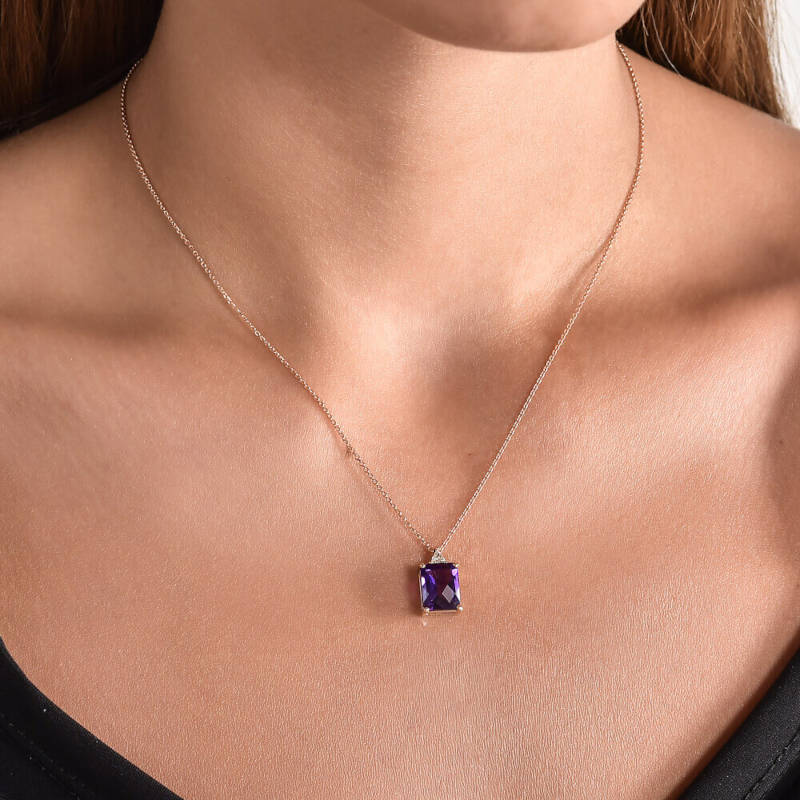 2.66 ct. Amethyst Halskette