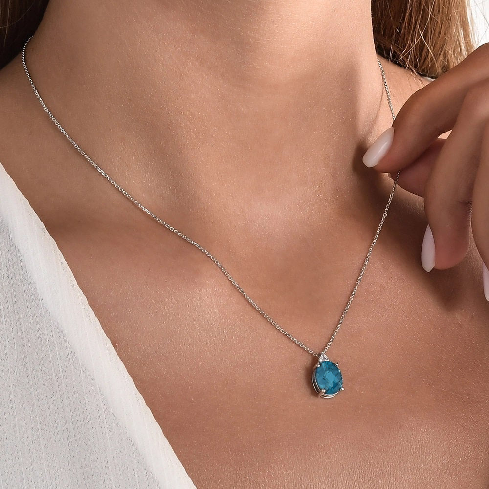 2.66 ct. Blauer Topas Halskette