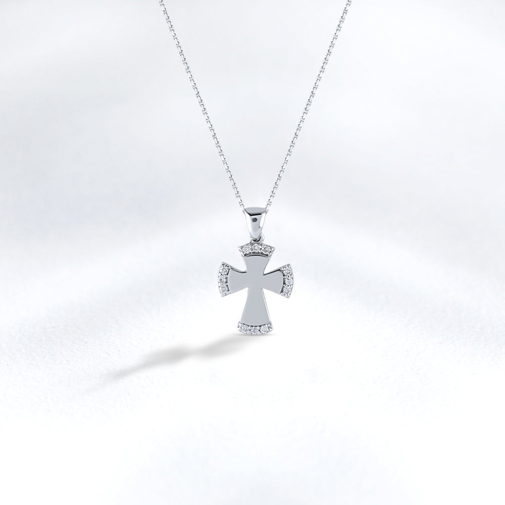 0.06 ct. Halskette mit Kreuzanhänger